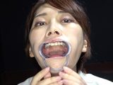【ボーイッシュな制服女子の口内を激写！！』
